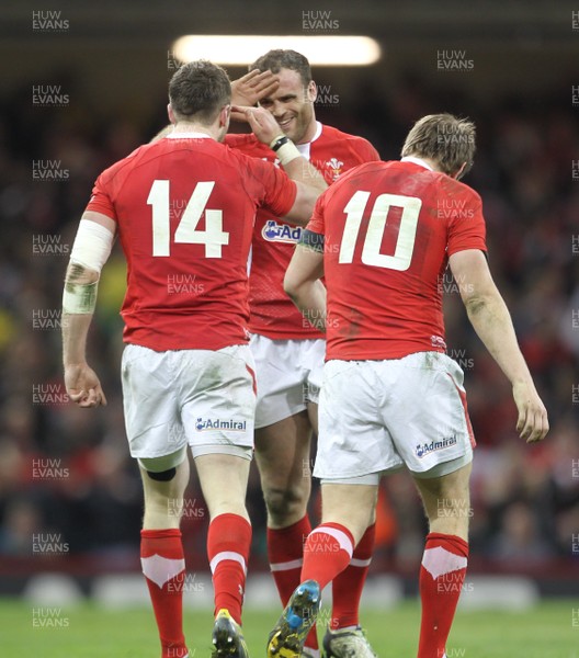 160313 - Wales v England - RBS 6 Nations - Wales Jamie Roberts celebrates with Alex Cuthbert