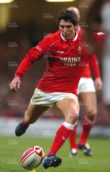 170307 - Wales v England - RBS Six Nations 2007 - Wales' James Hook kicks at goal 