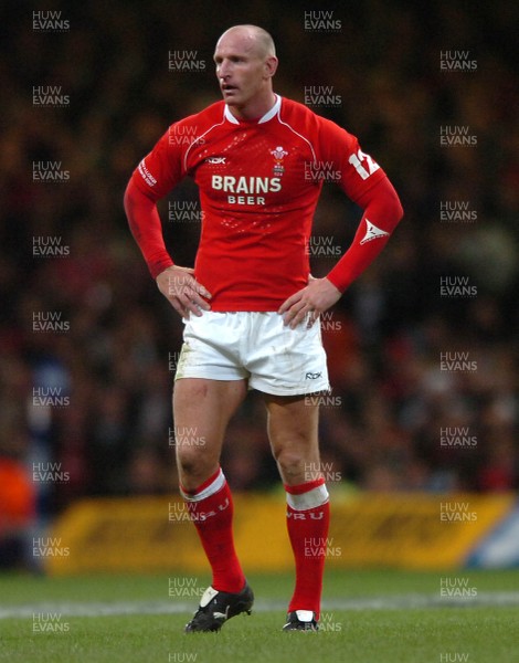 170307 - Wales v England - RBS Six Nations 2007 - Wales' Gareth Thomas 