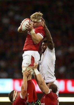 170819 - Wales v England - RWC Warm Up - Under Armour Summer Series - Aaron Wainwright of Wales wins the line out