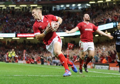 170819 - Wales v England, Under Armour Summer Series 2019 - George North of Wales runs in to score try