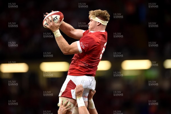 170819 - Wales v England - Under Armour Summer Series - Aaron Wainwright of Wales takes line out ball