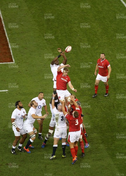 170819 - Wales v England - RWC Warm Up - Under Armour Summer Series - Aaron Wainwright of Wales wins the line out