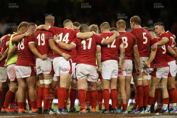 170819 - Wales v England - RWC Warm Up - Under Armour Summer Series - Wales team huddle