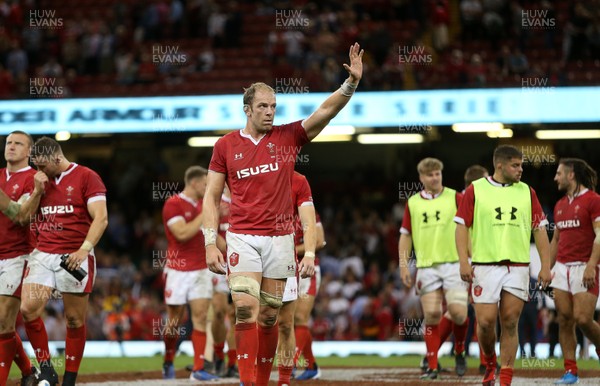 170819 - Wales v England - RWC Warm Up - Under Armour Summer Series - Alun Wyn Jones of Wales thanks the fans