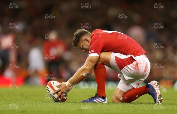 170819 - Wales v England, Under Armour Summer Series 2019 - Dan Biggar of Wales lines up a penalty kick