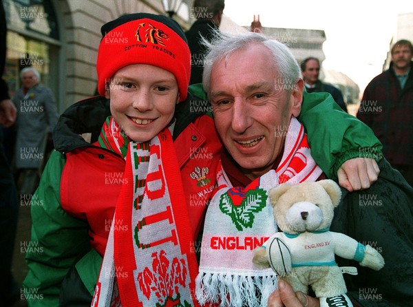 180295 - Wales v England - Five Nations - Fans