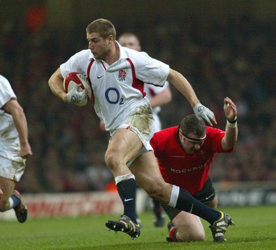 220203 - Wales v England - Six Nations Championship - England Left-wing Ben Cohen breaks through the Welsh midfield