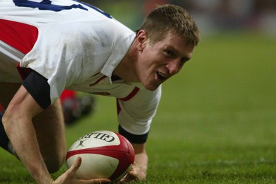 220203 - Wales v England - Six Nations Championship - England centre Will Greenwood dives over for a try