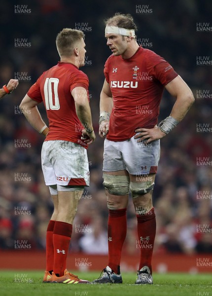 230219 - Wales v England - Guinness 6 Nations Championship - Gareth Anscombe talks to Alun Wyn Jones of Wales