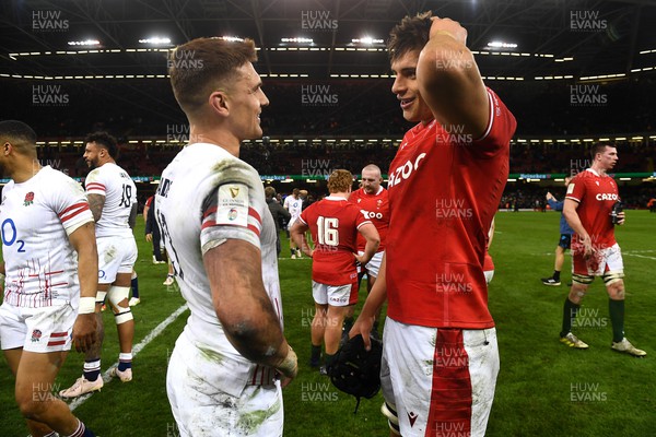 250223 - Wales v England - Guinness Six Nations 2023 - Henry Slade of England and Dafydd Jenkins of Wales