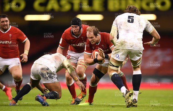 270221 - Wales v England - Guinness Six Nations - Alun Wyn Jones of Wales takes on Kyle Sinckler of England