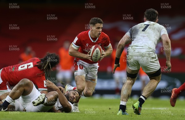 270221 - Wales v England, Guinness 2021 Six Nations Championship - Kieran Hardy of Wales breaks away to set up an attack