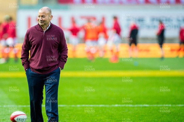 281120 - Wales v England - Autumn Nations Cup 2020 - England Head Coach Eddie Jones looks on ahead of the game 
