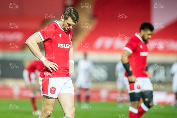 281120 - Wales v England - Autumn Nations Cup 2020 - Dan Biggar of Wales looks on 