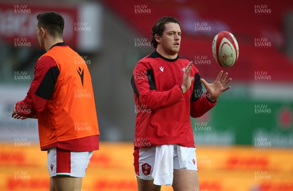 281120 - Wales v England - Autumn Nations Cup 2020 - Ryan Elias of Wales during the warm up