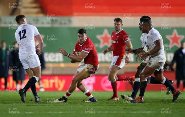 281120 - Wales v England - Autumn Nations Cup 2020 - Johnny Williams of Wales