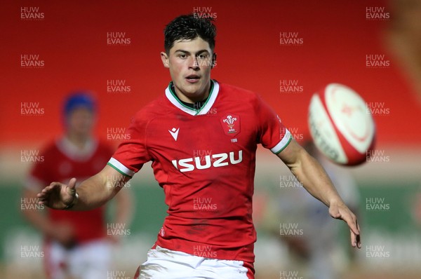 281120 - Wales v England - Autumn Nations Cup 2020 - Louis Rees-Zammit of Wales