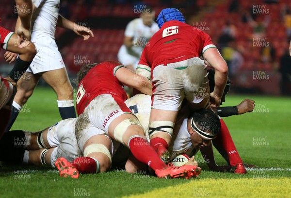 281120 - Wales v England - Autumn Nations Cup 2020 - Mako Vunipola of England scores a try