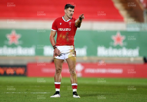 281120 - Wales v England - Autumn Nations Cup 2020 - Johnny Williams of Wales