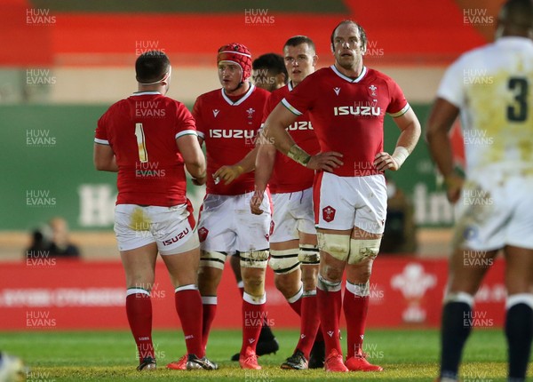 281120 - Wales v England - Autumn Nations Cup 2020 - James Botham, Shane Lewis-Hughes and Alun Wyn Jones of Wales
