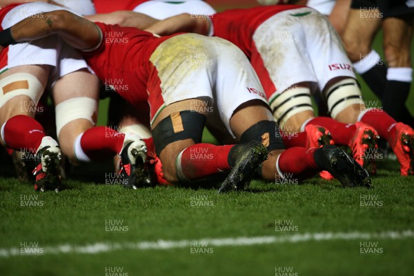 281120 - Wales v England - Autumn Nations Cup 2020 - Wales scrum