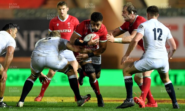 281120 - Wales v England - Autumn Nations Cup - Taulupe Faletau of Wales is tackled by Joe Launchbury of England