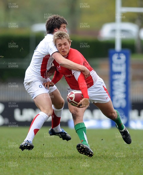 26.04.09 - Under 18 Six Nations Rugby -  Wales  England -  Wales' Lewis Robling looks for a way through 