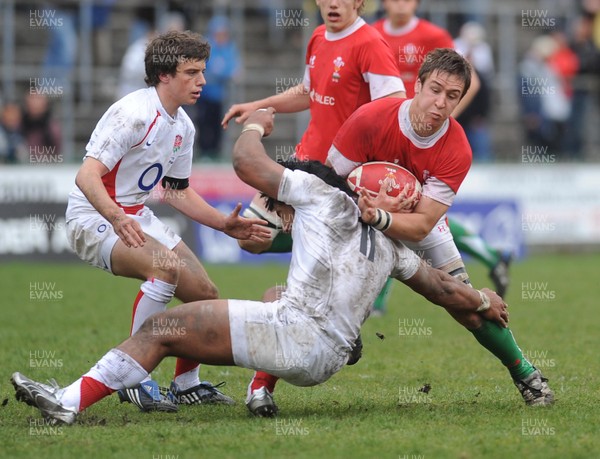 26.04.09 - Under 18 Six Nations Rugby -  Wales  England -  Wales' Ben Thomas tries to get through 
