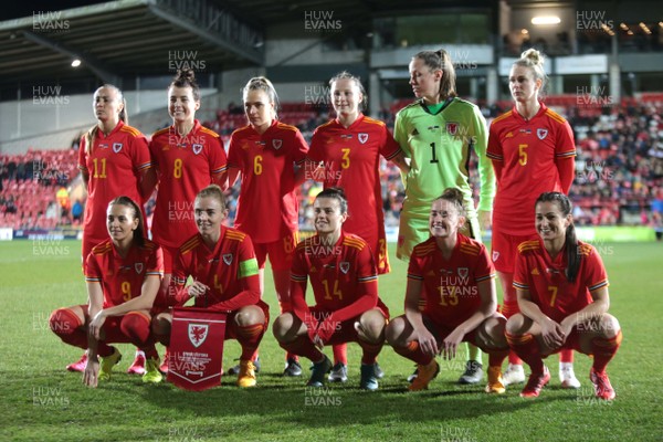 060320 - Wales v Estonia - Women's International Friendly - Wales team
