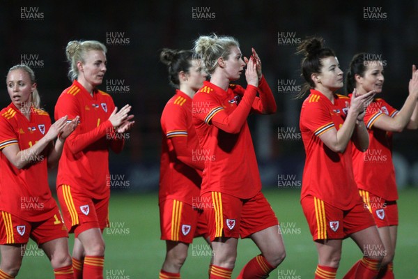 060320 - Wales v Estonia - Women's International Friendly - Wales players applaud fans at the end of the game