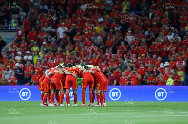 080921 - Wales v Estonia, World Cup 2022 Qualifying - Wales team huddle