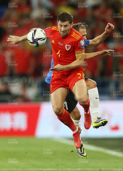 080921 - Wales v Estonia, World Cup 2022 Qualifying - Ben Davies of Wales wins the ball from Sander Puri of Estonia