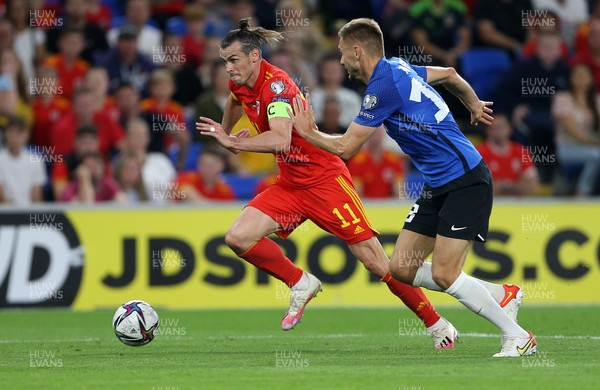 080921 - Wales v Estonia, World Cup 2022 Qualifying - Gareth Bale of Wales makes a break