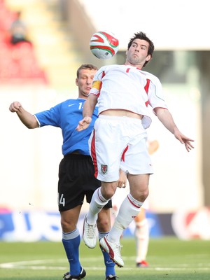 29.05.09 - Wales v Estonia, International Friendy, Llanelli -  Wales' Joe Ledley wins the ball from Estonia's Konstantin Vassiljev  