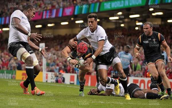 011015 - Wales v Fiji - Rugby World Cup - Tyler Morgan of Wales falls just short of the line