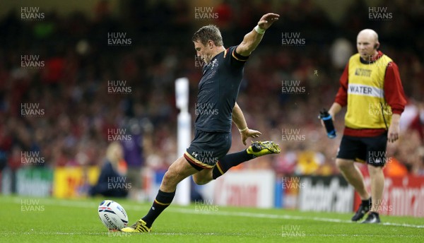 011015 - Wales v Fiji - Rugby World Cup - Dan Biggar of Wales kicks the conversion