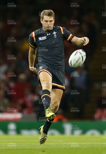 011015 - Wales v Fiji - Rugby World Cup - Dan Biggar of Wales