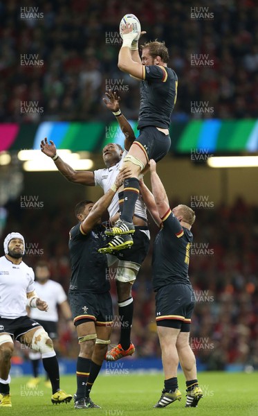 011015 - Wales v Fiji - Rugby World Cup - Alun Wyn Jones of Wales wins the ball