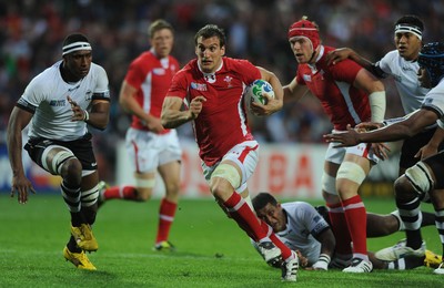 02.10.11 - Wales v Fiji - Rugby World Cup 2011 - Sam Warburton of Wales breaks through. 