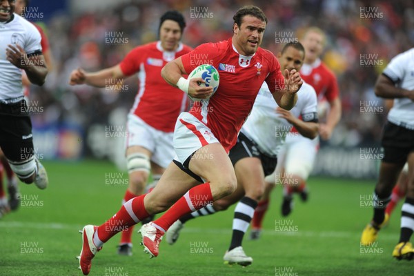 02.10.11 - Wales v Fiji - Rugby World Cup 2011 - Jamie Roberts of Wales runs in to score try. 