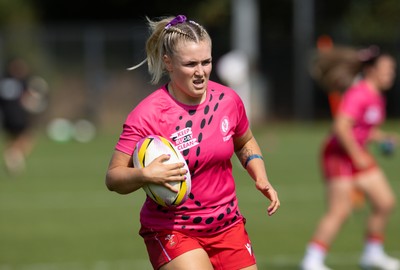 060925 - Wales v Fiji, Women’s Rugby World Cup - Alex Callender of Wales during warm up
