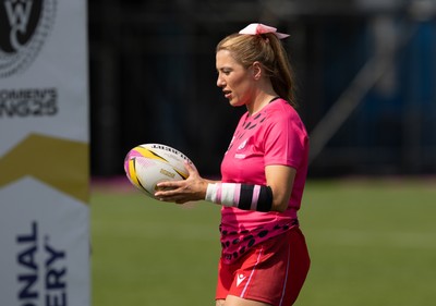 060925 - Wales v Fiji, Women’s Rugby World Cup - Georgia Evans of Wales during warm up