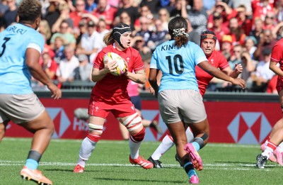 060925 - Wales v Fiji, Women’s Rugby World Cup - Bethan Lewis of Wales