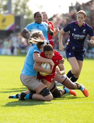 060925 - Wales v Fiji, Women’s Rugby World Cup - Kayleigh Powell of Wales crashes over to score try