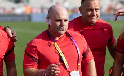 060925 - Wales v Fiji, Women’s Rugby World Cup - Sean Lynn, Wales Women head coach speaks to the players at the end of the match
