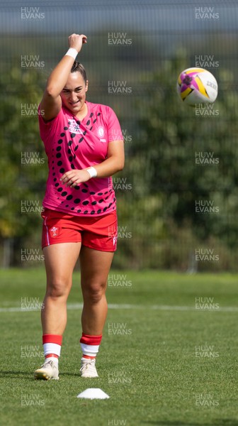 060925 - Wales v Fiji, Women’s Rugby World Cup - Courtney Keight of Wales during warm up