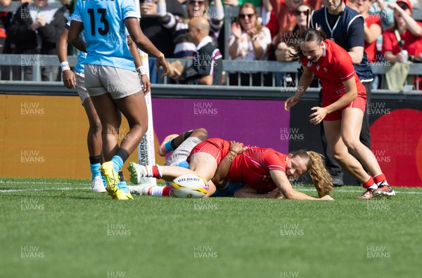 060925 - Wales v Fiji, Women’s Rugby World Cup - Carys Cox of Wales powers over to score the opening try
