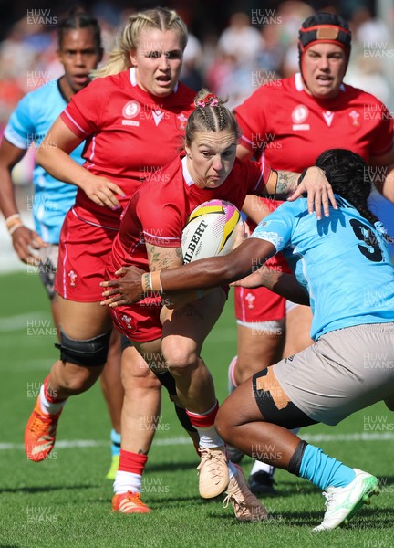 060925 - Wales v Fiji, Women’s Rugby World Cup - Keira Bevan of Wales charges forward