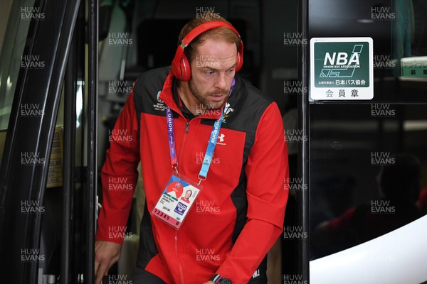 091019 - Wales v Fiji - Rugby World Cup - Pool D - Alun Wyn Jones of Wales arrives at the stadium